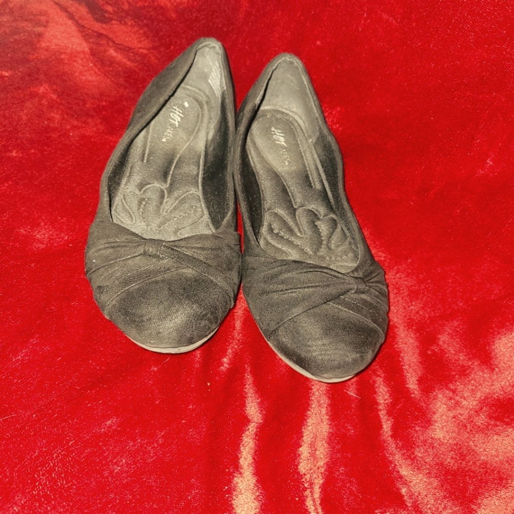 Hot Cakes Flats Size 9